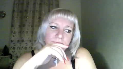 Snapshot of meilomawesa chatting on September 27, 2:42 am MeilomaWesa online show from September 27, 2:42 am