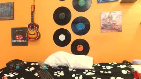 MEIS online show from October 8, 2:30 am