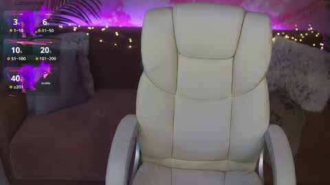 JESSIE online show from April 9, 5:51 pm