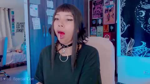 Melissa  -  -  Please help me to reach 100 thumbs up online show from October 8, 1:02 am