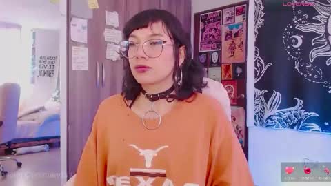 Melissa  -  -  Please help me to reach 100 thumbs up online show from September 23, 7:53 pm