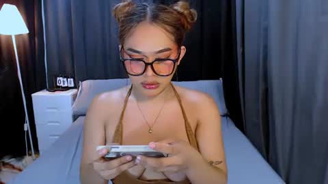 mel_rai14 online show from June 24, 7:15 am