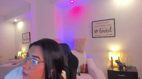 melan_owen online show from June 27, 11:05 am