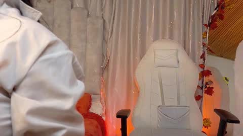 Snapshot of melani_sunny chatting on October 10, 3:01 am Melani sunny online show from October 10, 3:01 am