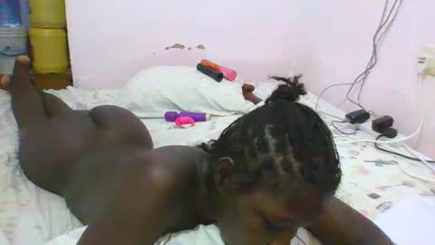 melanie_bae1 online show from April 25, 7:10 am