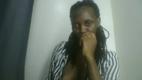 Snapshot of melanie_goddesss chatting on October 1, 9:46 pm milly online show from October 1, 9:46 pm