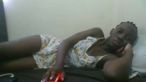 Snapshot of melanie_goddesss chatting on October 9, 5:24 am milly online show from October 9, 5:24 am
