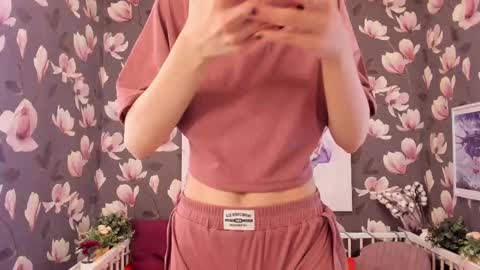 Melanie online show from February 19, 3:38 pm