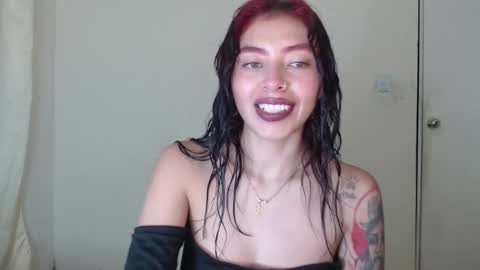 Melanie roux  online show from February 16, 6:10 pm