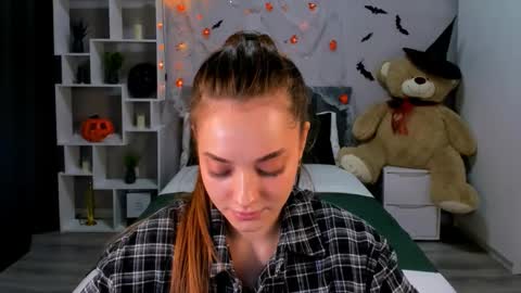 Snapshot of melaniealves chatting on October 13, 1:24 pm MelanieAlves online show from October 13, 1:24 pm