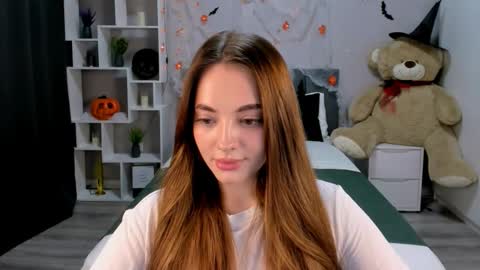 Snapshot of melaniealves chatting on October 15, 1:34 pm MelanieAlves online show from October 15, 1:34 pm