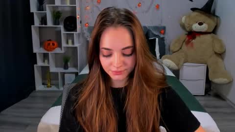Snapshot of melaniealves chatting on October 14, 1:25 pm MelanieAlves online show from October 14, 1:25 pm