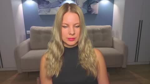 Melanie Bennett online show from January 12, 7:26 am