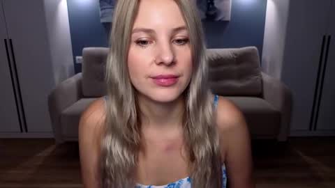 Melanie Bennett online show from November 22, 6:45 am