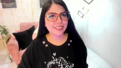 Snapshot of melaniegrayx chatting on March 3, 3:11 pm melaniegrayx online show from March 3, 3:11 pm