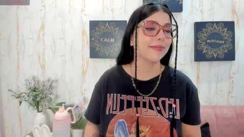 Snapshot of melaniegrayx chatting on March 7, 3:28 pm melaniegrayx online show from March 7, 3:28 pm