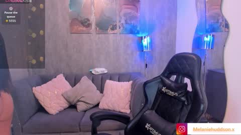 Melanie online show from February 1, 11:35 pm