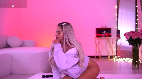 OF melanielexxx online show from February 13, 9:01 am