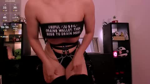 Melanie  online show from September 12, 5:04 pm