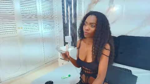 Melanie online show from November 29, 1:52 pm