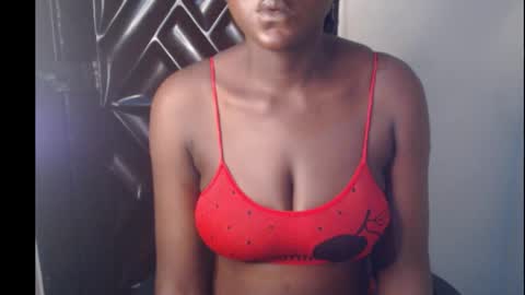 Snapshot of melanin_coco chatting on October 12, 8:32 pm Bene online show from October 12, 8:32 pm