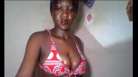Snapshot of melanin_coco chatting on October 14, 9:07 pm Bene online show from October 14, 9:07 pm