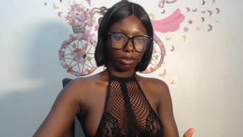 Snapshot of melanine_floral chatting on March 6, 5:14 am Praiz online show from March 6, 5:14 am