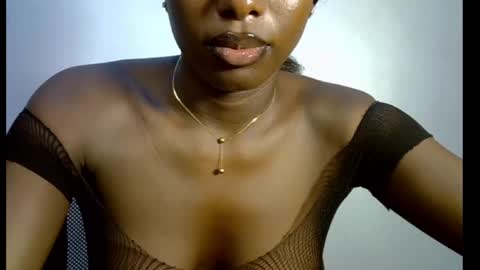 Snapshot of melanine_floral chatting on February 19, 3:17 am Praiz online show from February 19, 3:17 am