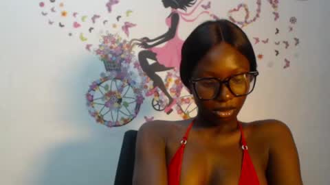 Snapshot of melanine_floral chatting on March 12, 10:07 pm Praiz online show from March 12, 10:07 pm