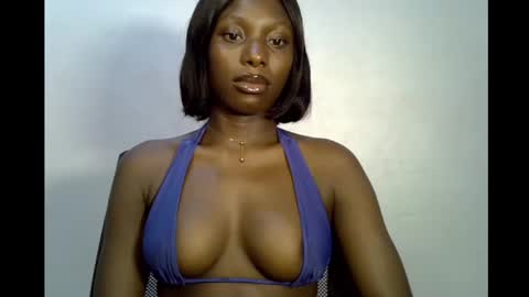 Snapshot of melanine_floral chatting on February 27, 9:36 pm Praiz online show from February 27, 9:36 pm