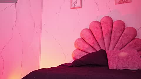 MelanyLuv online show from March 24, 9:10 pm