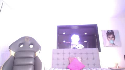melanny_petite online show from May 11, 12:23 pm