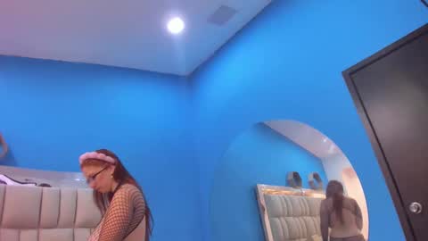 Melany  online show from April 9, 12:44 pm