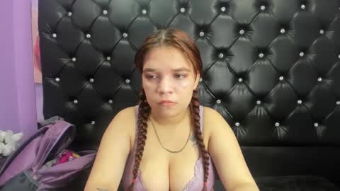 Snapshot of melanyanal_ chatting on September 30, 7:02 pm MelanyAnal online show from September 30, 7:02 pm