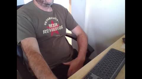 melbguy_075 online show from December 9, 6:12 am