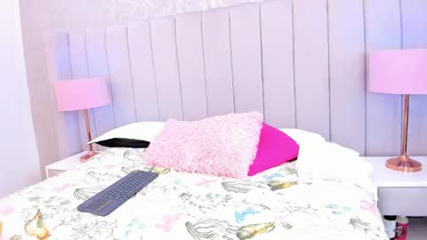 MELIE online show from February 18, 2:28 pm