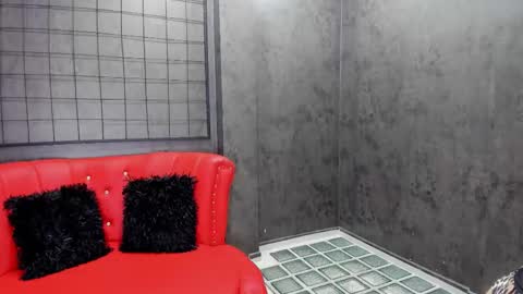 MELII EBONY online show from December 15, 11:39 am