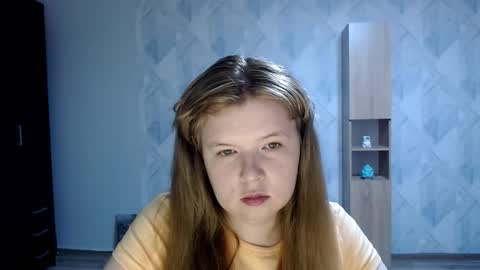 Snapshot of melina_beauty chatting on September 23, 7:53 pm Melina online show from September 23, 7:53 pm