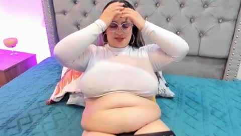 Snapshot of melinda_bob chatting on February 25, 11:32 am Melinda online show from February 25, 11:32 am