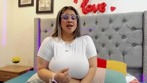 Snapshot of melinda_bob chatting on March 10, 8:34 pm Melinda online show from March 10, 8:34 pm