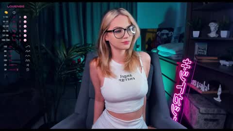 Snapshot of melisa_ginger chatting on February 2, 9:18 am Im Melisa 3 online show from February 2, 9:18 am