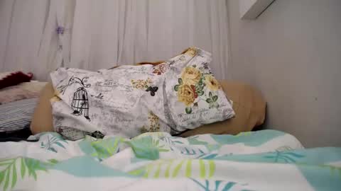 melishanton online show from April 15, 2:04 am