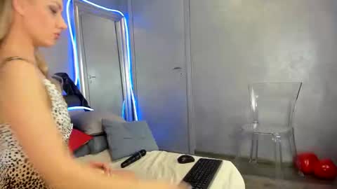 Melissa online show from February 28, 5:48 pm