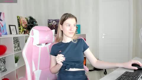 melissa_moooree online show from February 26, 2:49 pm