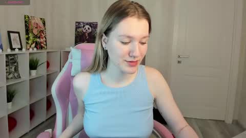 melissa_moooree online show from March 11, 8:19 am