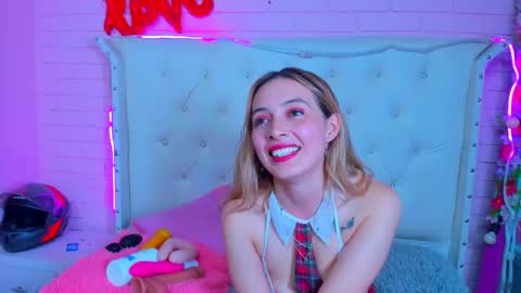 Snapshot of melissa_walker_ chatting on March 2, 1:04 am Meli online show from March 2, 1:04 am