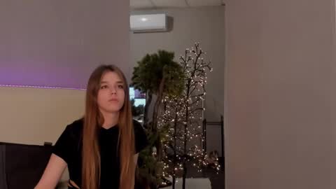 Snapshot of melissacrayzy chatting on February 13, 10:23 am MelissaCrayzy online show from February 13, 10:23 am