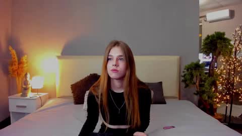 Snapshot of melissacrayzy chatting on February 12, 7:23 am MelissaCrayzy online show from February 12, 7:23 am