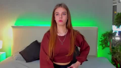 Snapshot of melissacrayzy chatting on February 19, 6:33 am MelissaCrayzy online show from February 19, 6:33 am
