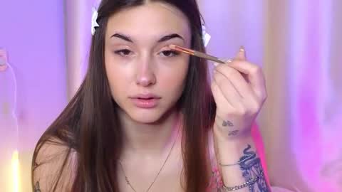 Mel online show from November 27, 3:25 am